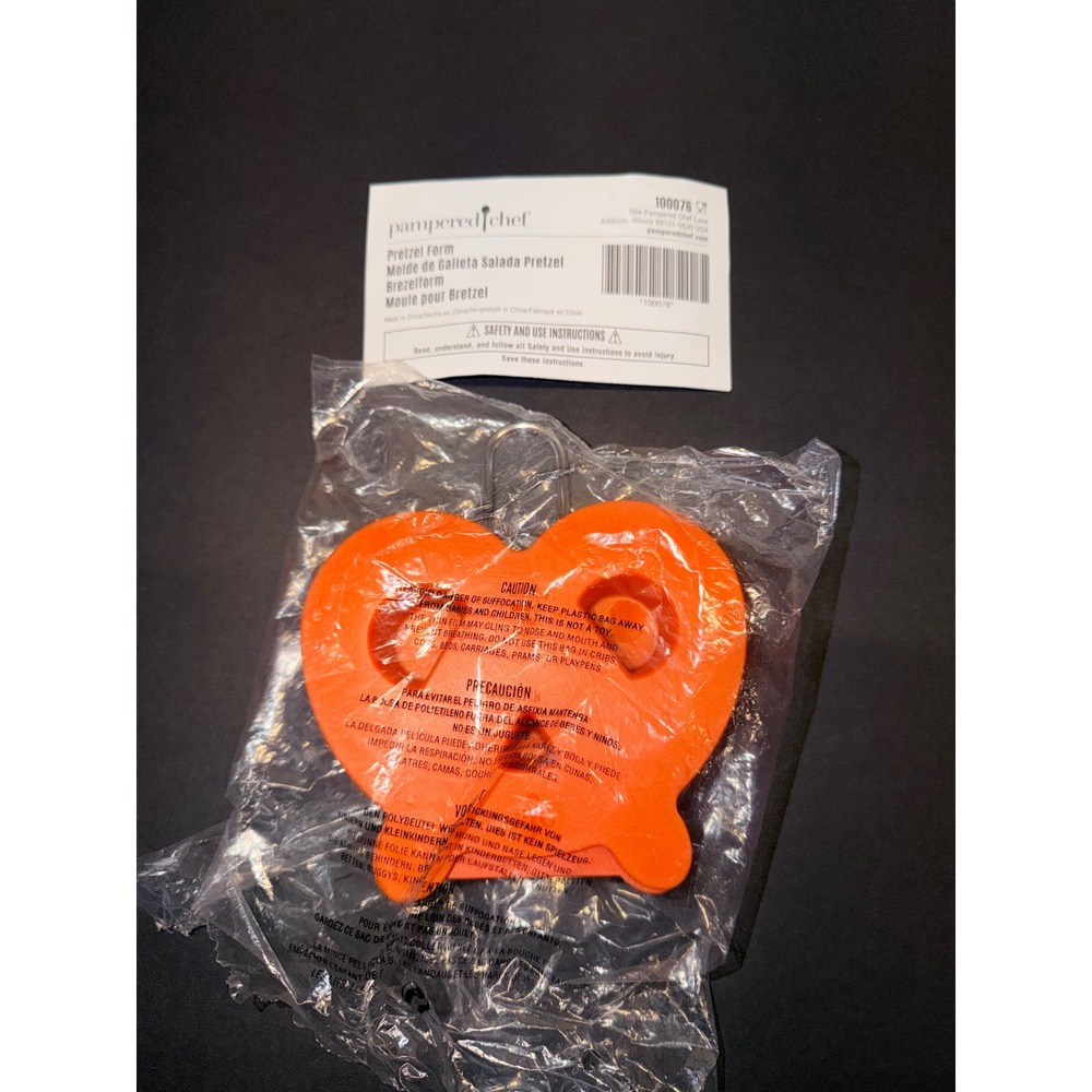 Pampered Chef Pretzel Form 100076 Orange‎ Plastic Dough Mold Baking Tool NEW